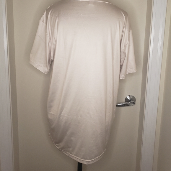 BNWOT Snow White poison apple oversized soft slinky beige tshirt - Picture 4 of 5